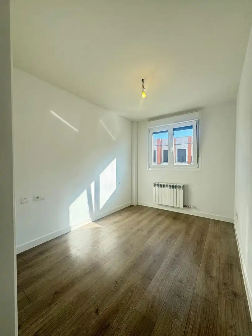 Habitación de Piso de alquiler en Segovia con Calefacción, Terraza y Trastero