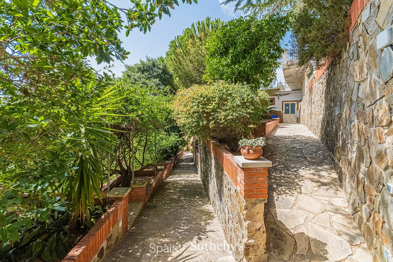 Jardí de Casa o xalet en venda en Barcelona amb Aire condicionat, Calefacció i Jardí privat