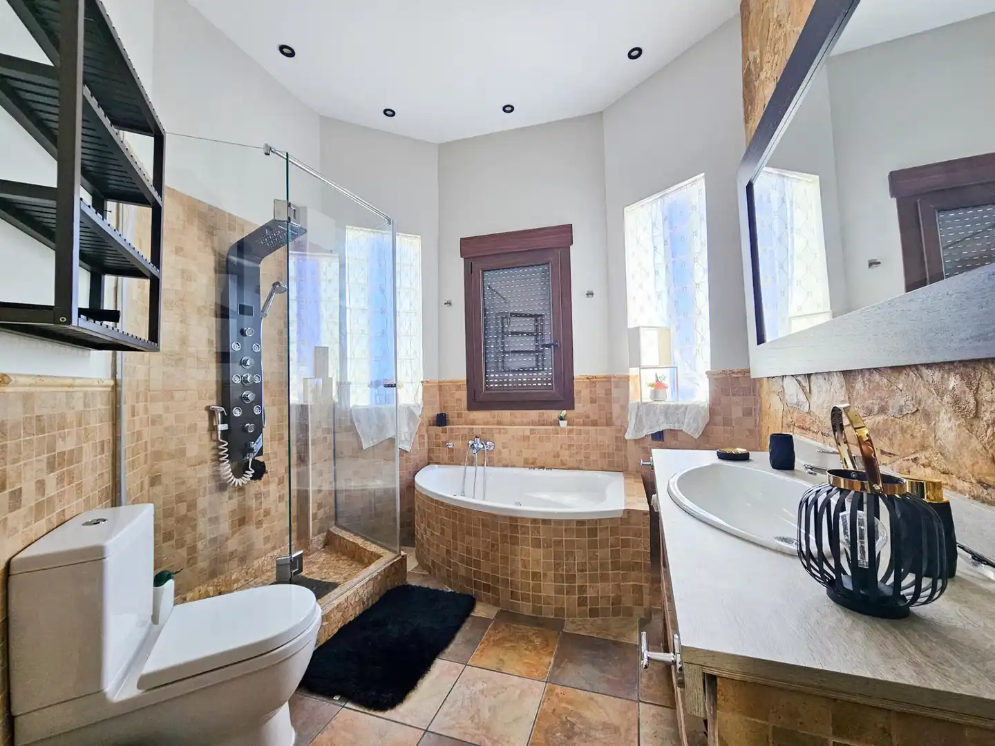 Baño de Casa o chalet en venta en La Guardia de Jaén con Aire acondicionado, Calefacción y Jardín privado