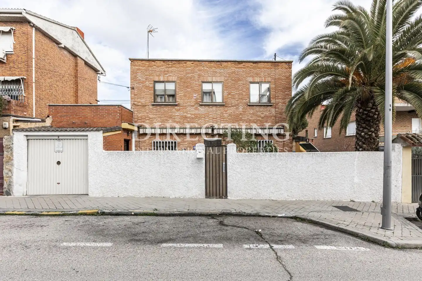Vista exterior de Casa o xalet en venda en Madrid amb Aire condicionat, Calefacció i Jardí privat