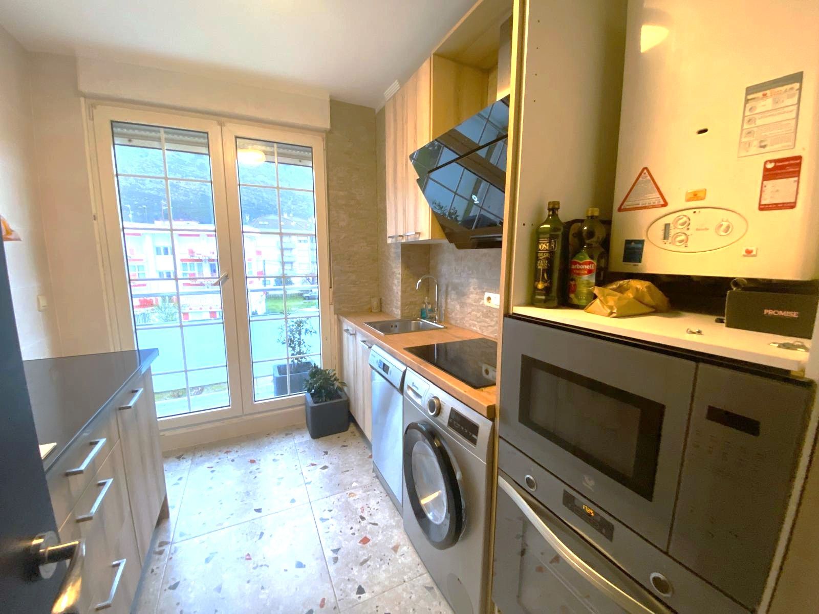 Cocina de Piso en venta en Castro-Urdiales con Calefacción, Terraza y Balcón