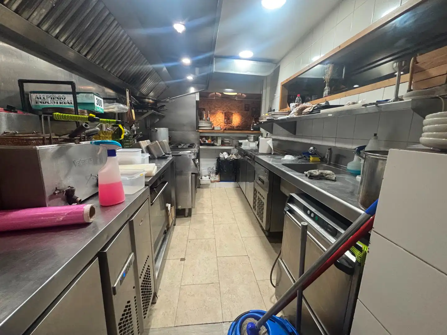 Business premises for transfer in Sants - Montjuïc, imagen 7
