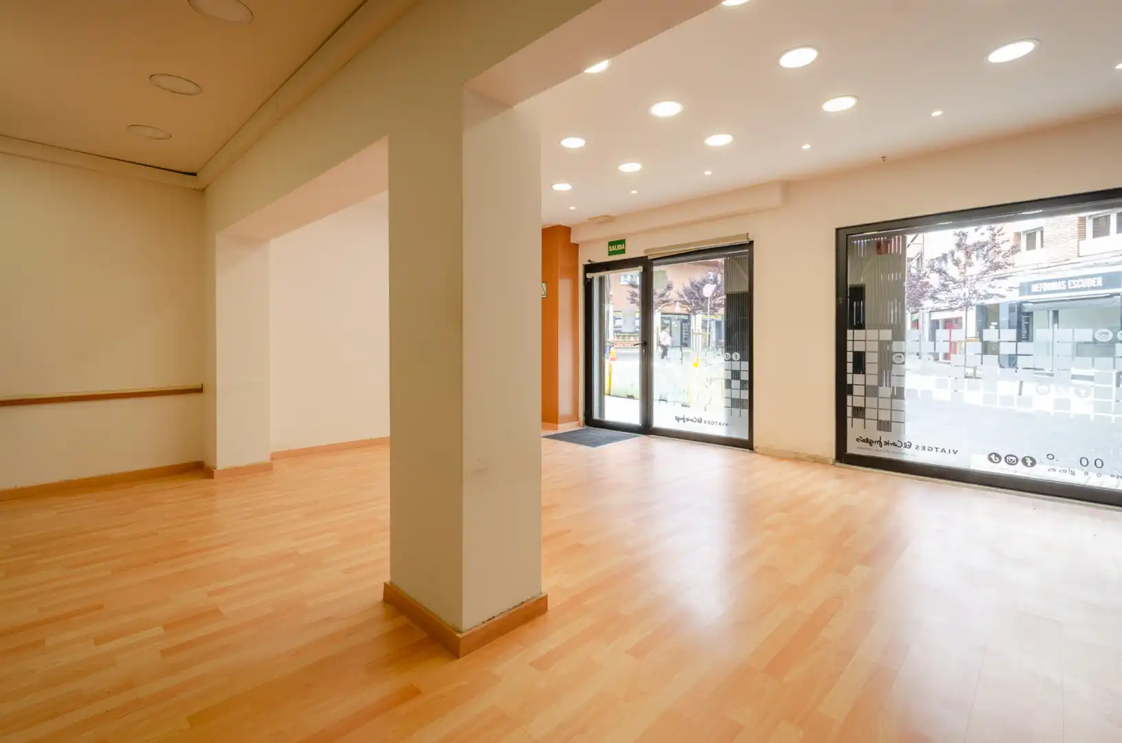 Local de lloguer en Barcelona amb Aire condicionat i Parquet