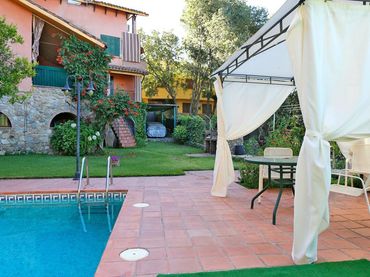Casa con piscina in vendita a Candeleda