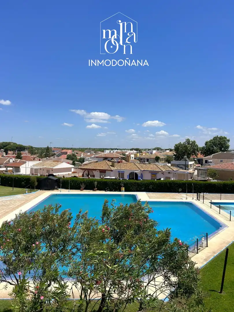 Piscina de Piso en venta en Almonte con Aire acondicionado, Terraza y Amueblado