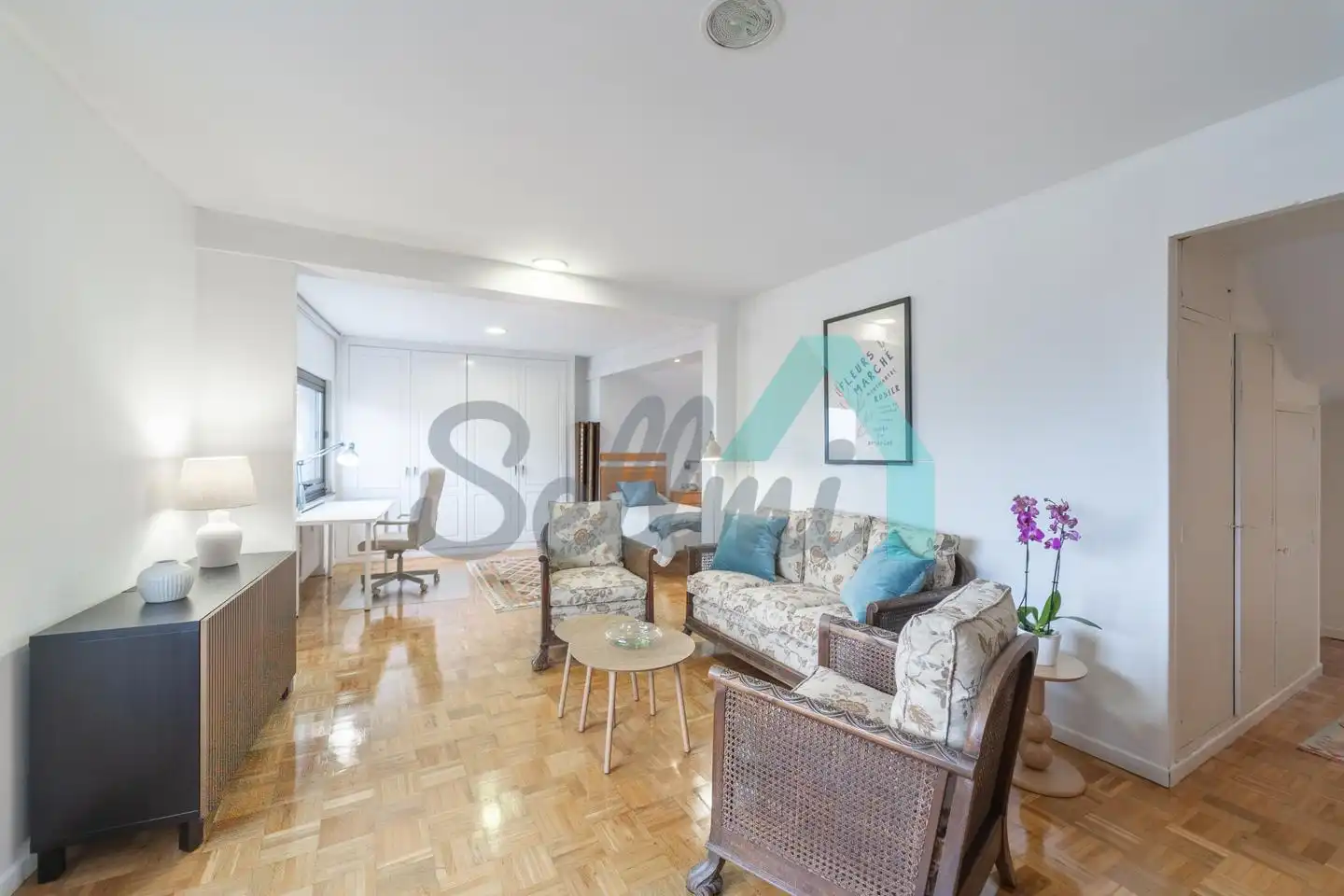 Living room of Flat for rent in Oviedo   with Heating, Parquet flooring and Furnished