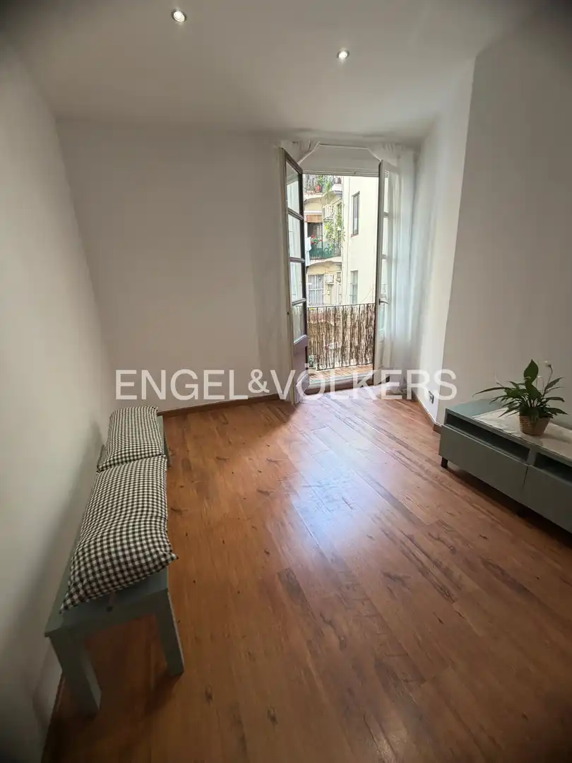 Piso con terraza en venta en Ciutat Vella