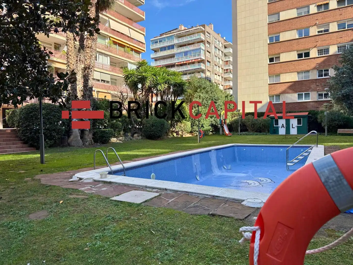 Vista exterior de Piso en venta en Barcelona con Aire acondicionado, Calefacción y Parquet