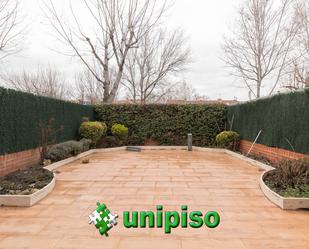 Garden of Single-family semi-detached for sale in Parla  with Air Conditioner, Heating and Parquet flooring