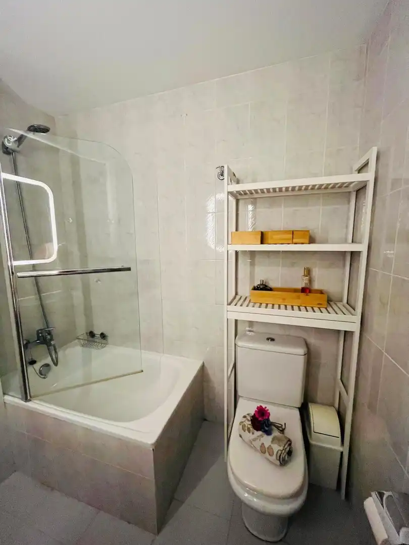 Baño de Piso de alquiler en Sevilla con Aire acondicionado