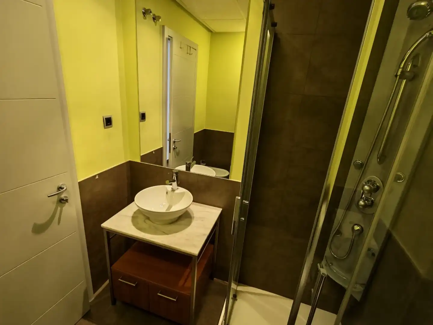 Baño de Piso de alquiler en Murcia con Aire acondicionado, Calefacción y Terraza