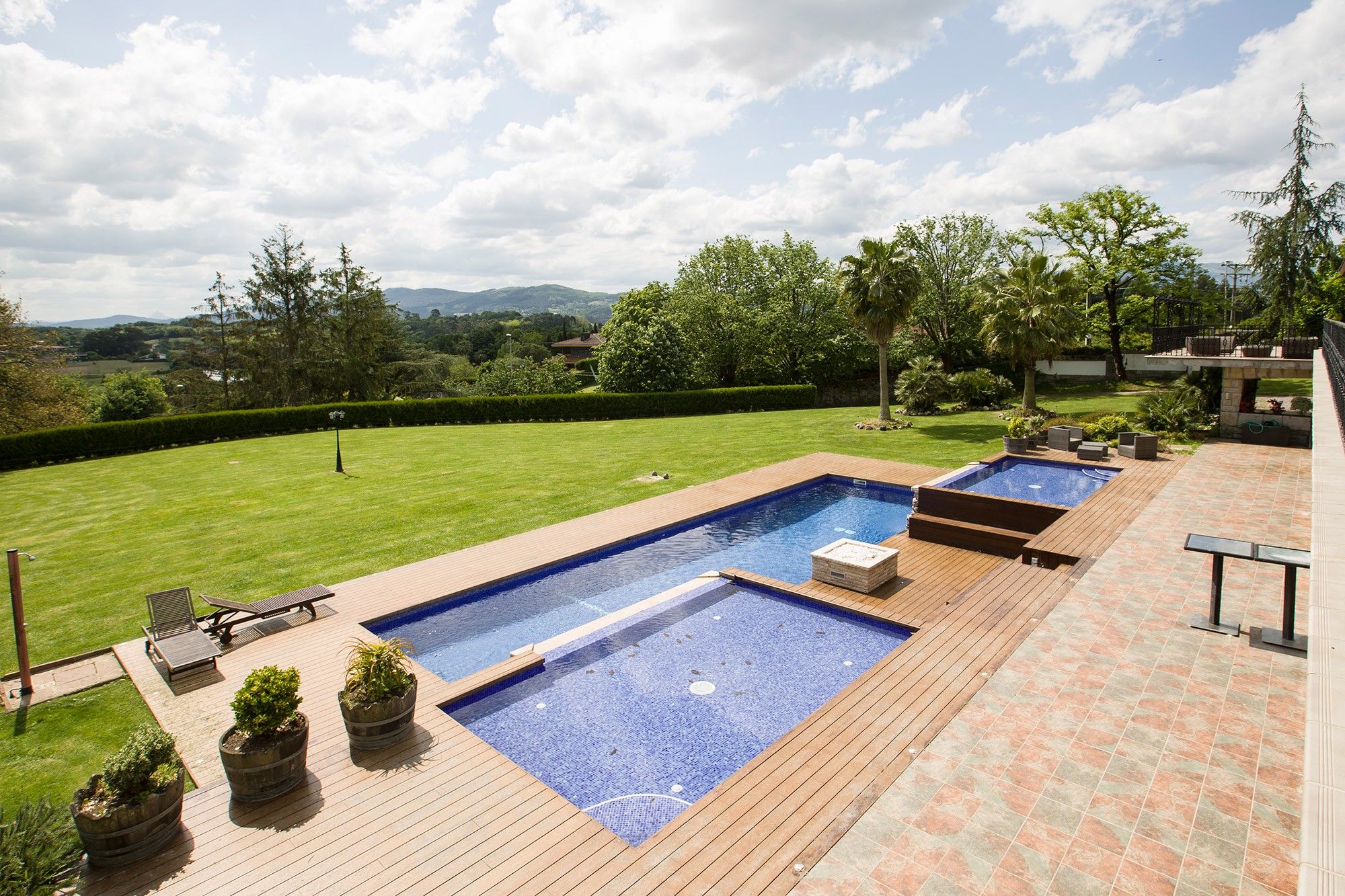 Piscina de Casa o xalet en venda en Loiu amb Calefacció, Jardí privat i Terrassa