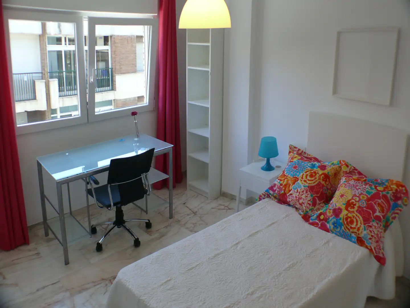 Bedroom of Flat for rent in  Granada Capital  with Furnished, Oven and Washing machine