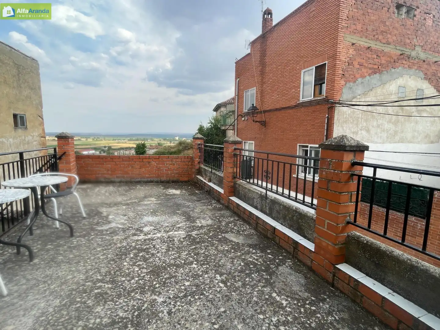 Terrace of Houses for sale in Roa  with Heating, Storage room and Furnished