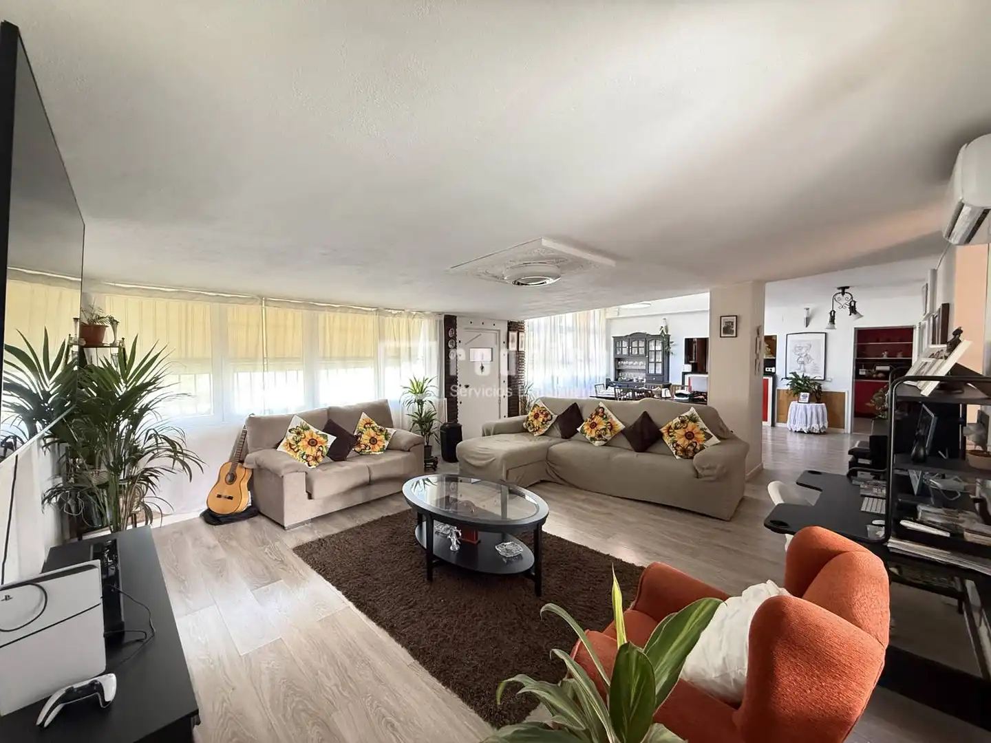 Sala d'estar de Casa o xalet en venda en Alhaurín de la Torre amb Aire condicionat, Jardí privat i Terrassa