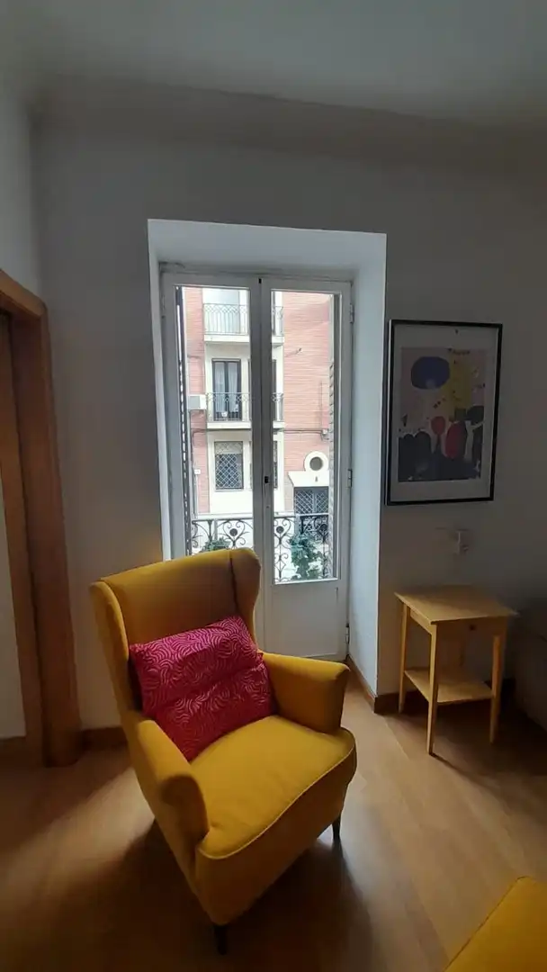 Schlafzimmer von Wohnung zur Miete in Madrid mit Klimaanlage, Heizung und Möbliert