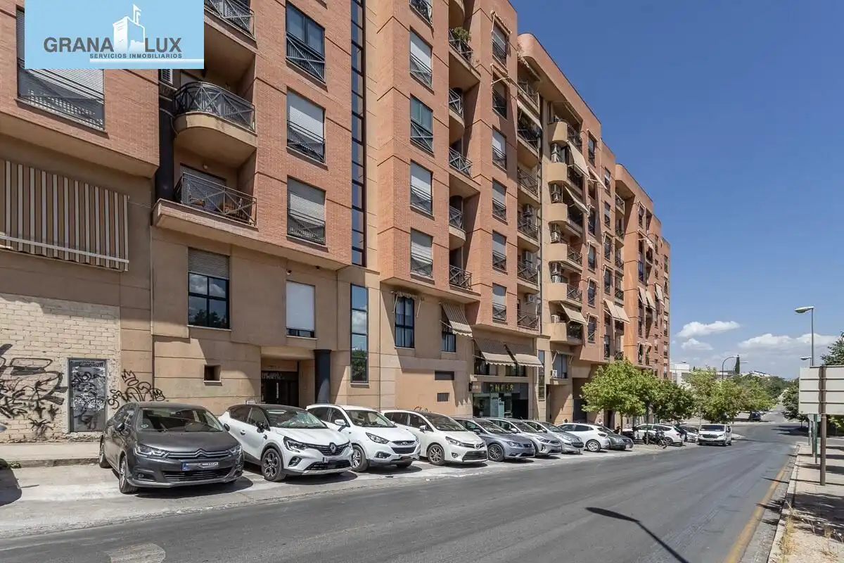 Exterior view of Flat for sale in Granada  with Air Conditioner, Heating and Terrace