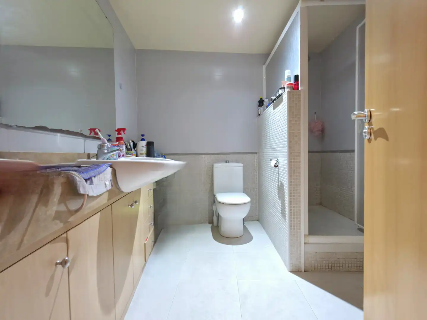 Bathroom of Flat for sale in Sant Andreu de la Barca  with Air Conditioner, Heating and Terrace