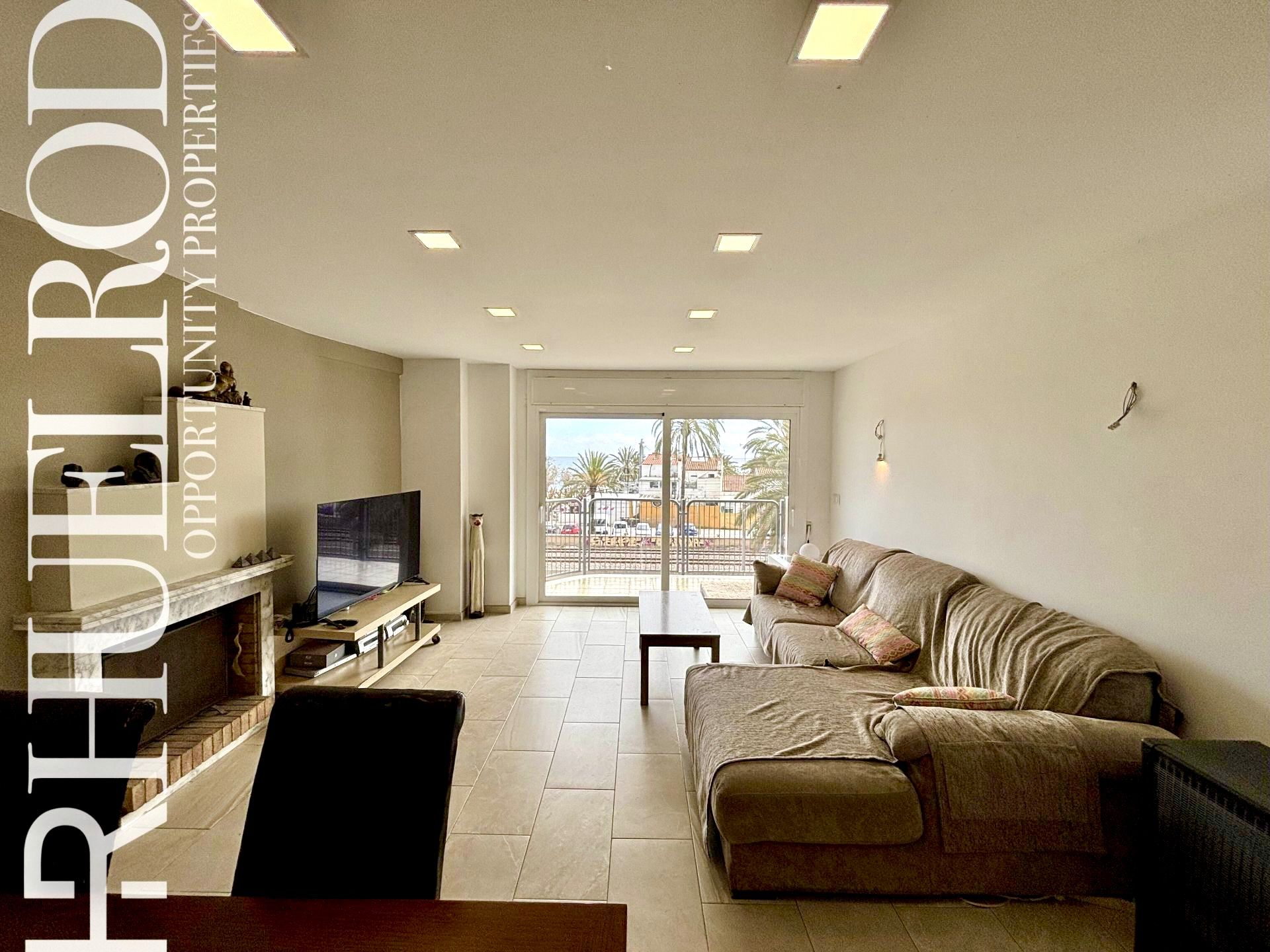 Living room of Flat for sale in Mataró  with Air Conditioner, Heating and Storage room