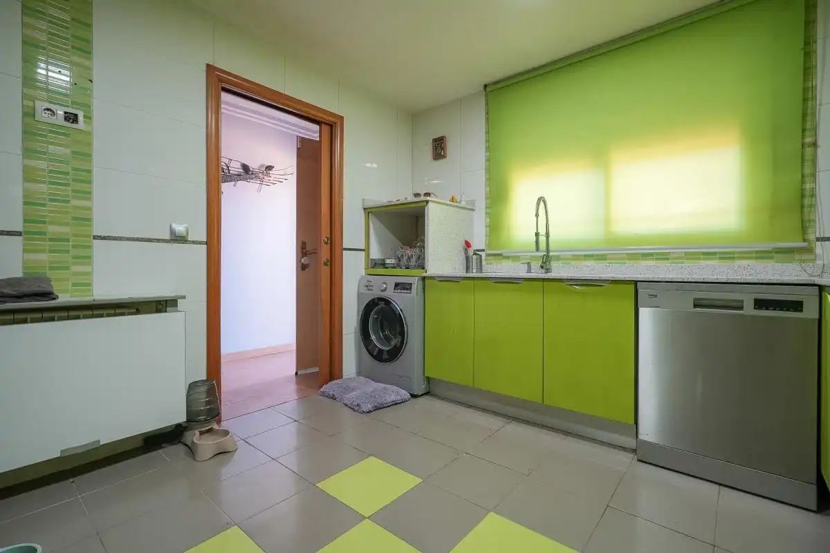 Cocina de Casa adosada en venta en Pioz con Aire acondicionado, Calefacción y Jardín privado