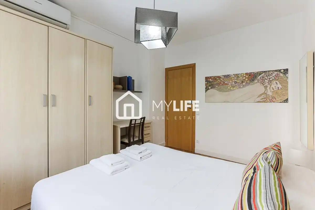 Dormitori de Apartament en venda en Barcelona amb Aire condicionat, Calefacció i Parquet
