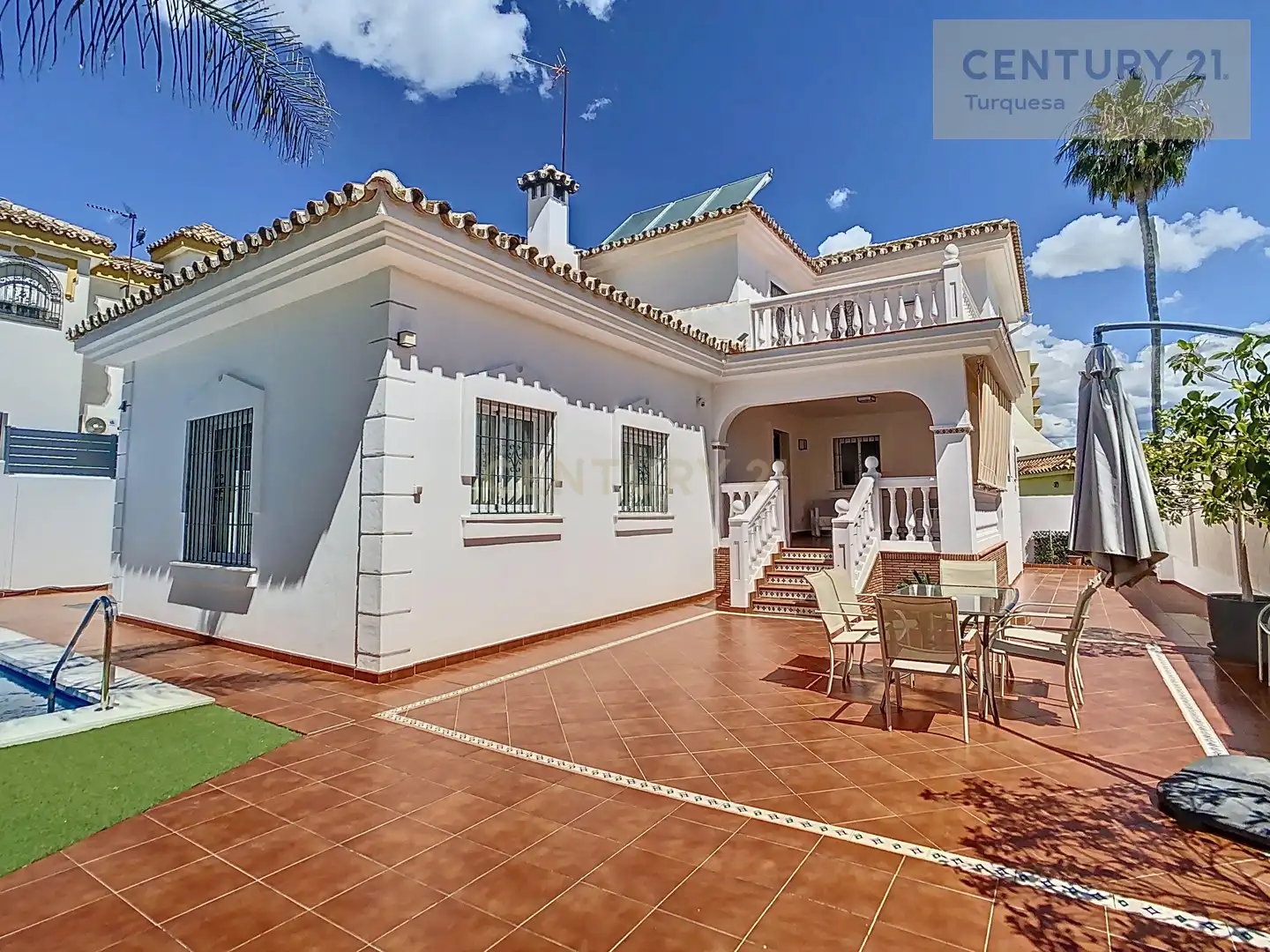 Vista exterior de Casa o xalet de lloguer en Torremolinos amb Aire condicionat, Jardí privat i Traster