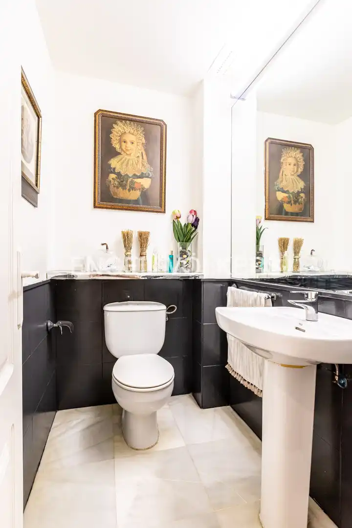 Baño de Piso de alquiler en Sevilla con Aire acondicionado, Calefacción y Trastero