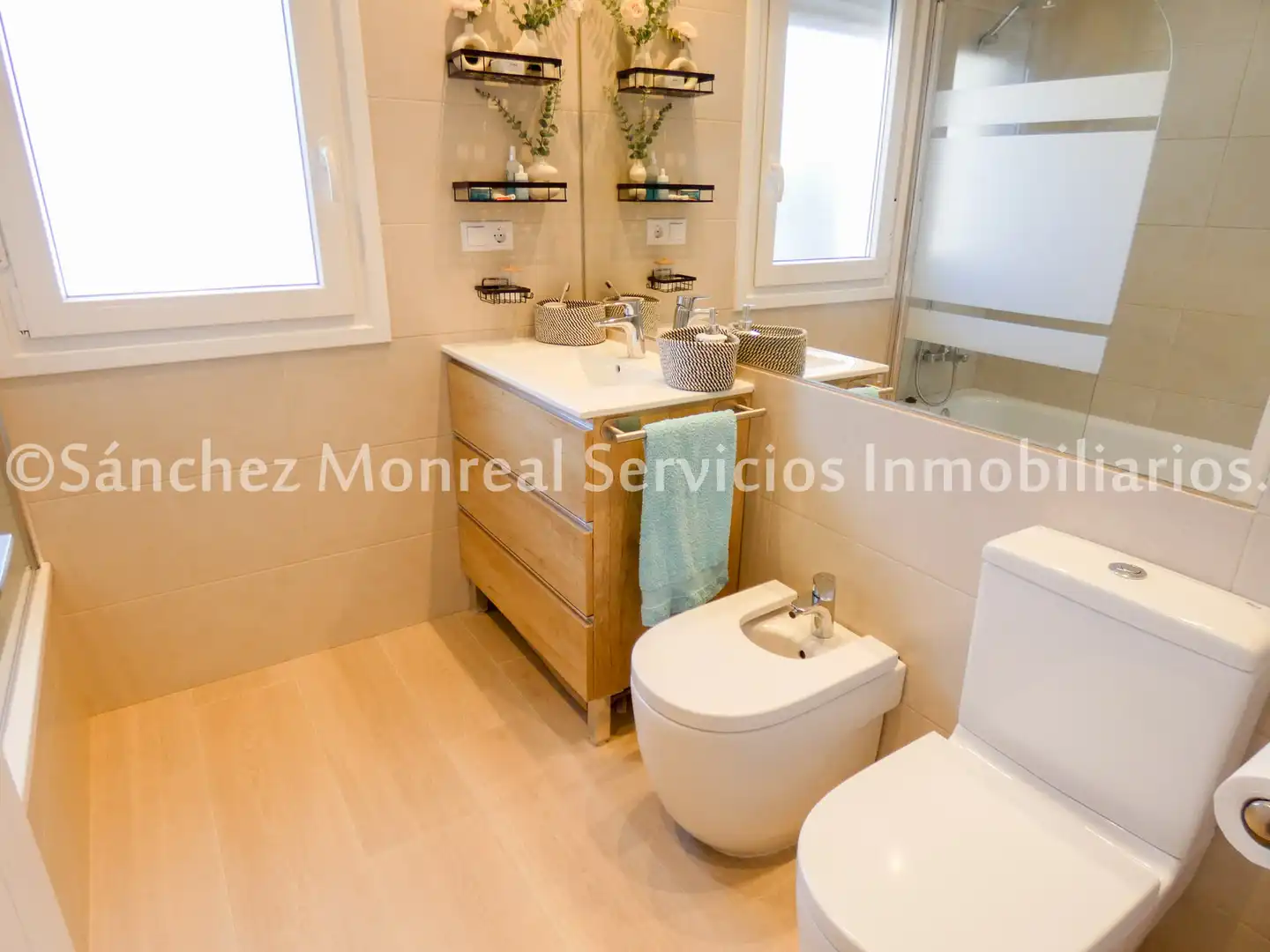 Baño de Casa o chalet en venta en Alcázar de San Juan con Aire acondicionado, Calefacción y Trastero