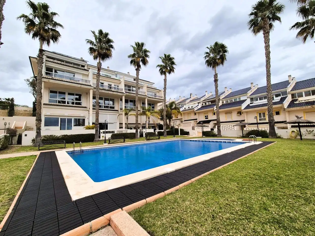 Piscina de Casa o xalet en venda en Alicante / Alacant amb Aire condicionat, Jardí privat i Terrassa