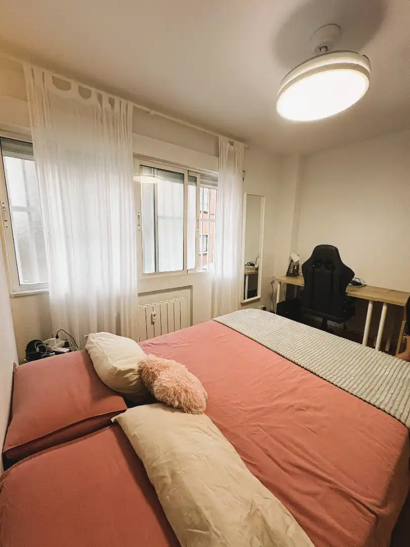 Bedroom of Flat for rent in Madrid  with Heating and Furnished