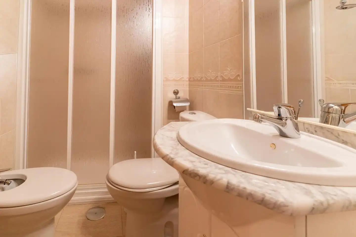 Baño de Apartamento en venta en Santa Pola con Terraza, Trastero y Amueblado