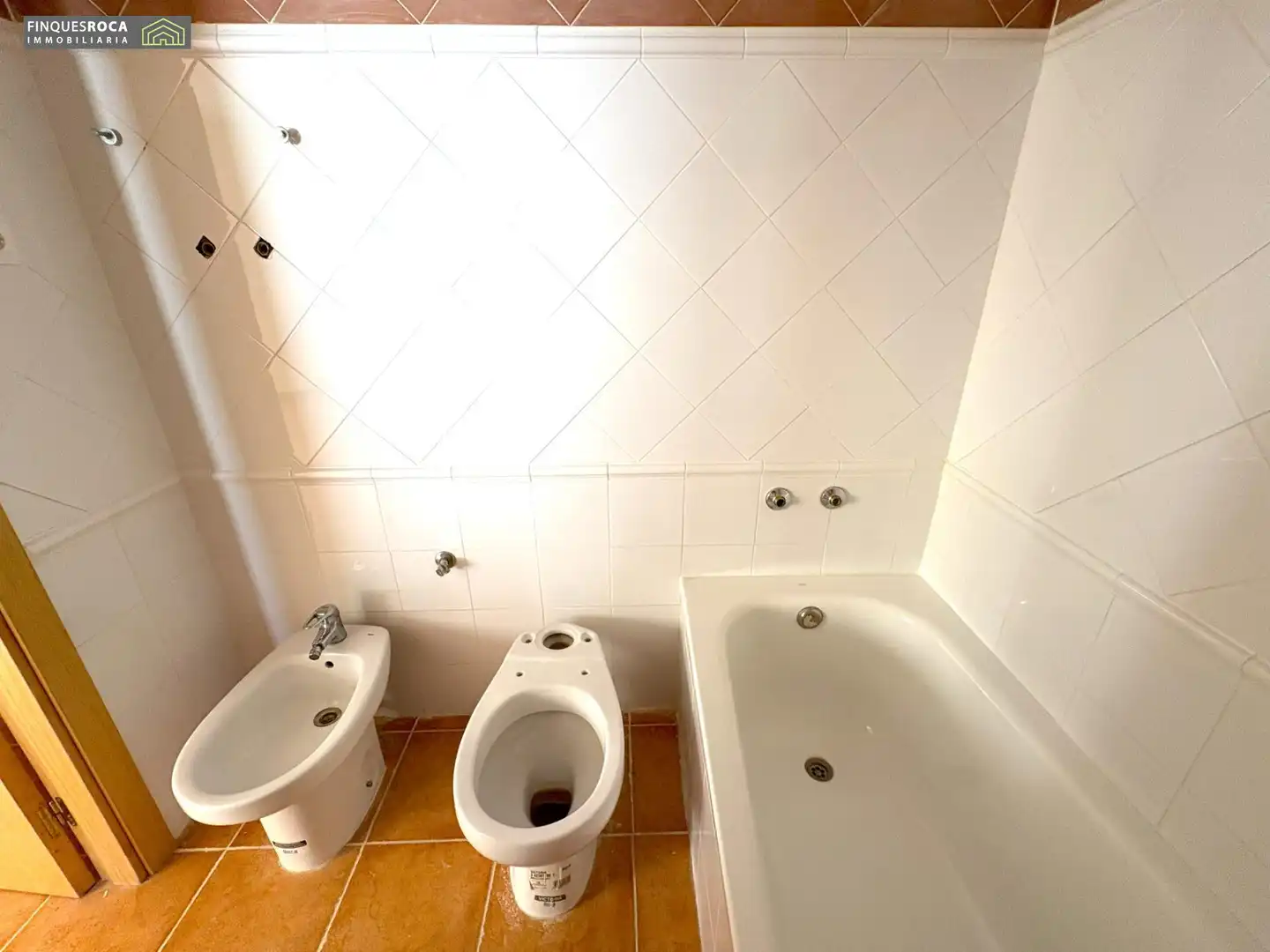 Bany de Apartament en venda en Alcanar amb Alarma i Piscina comunitària