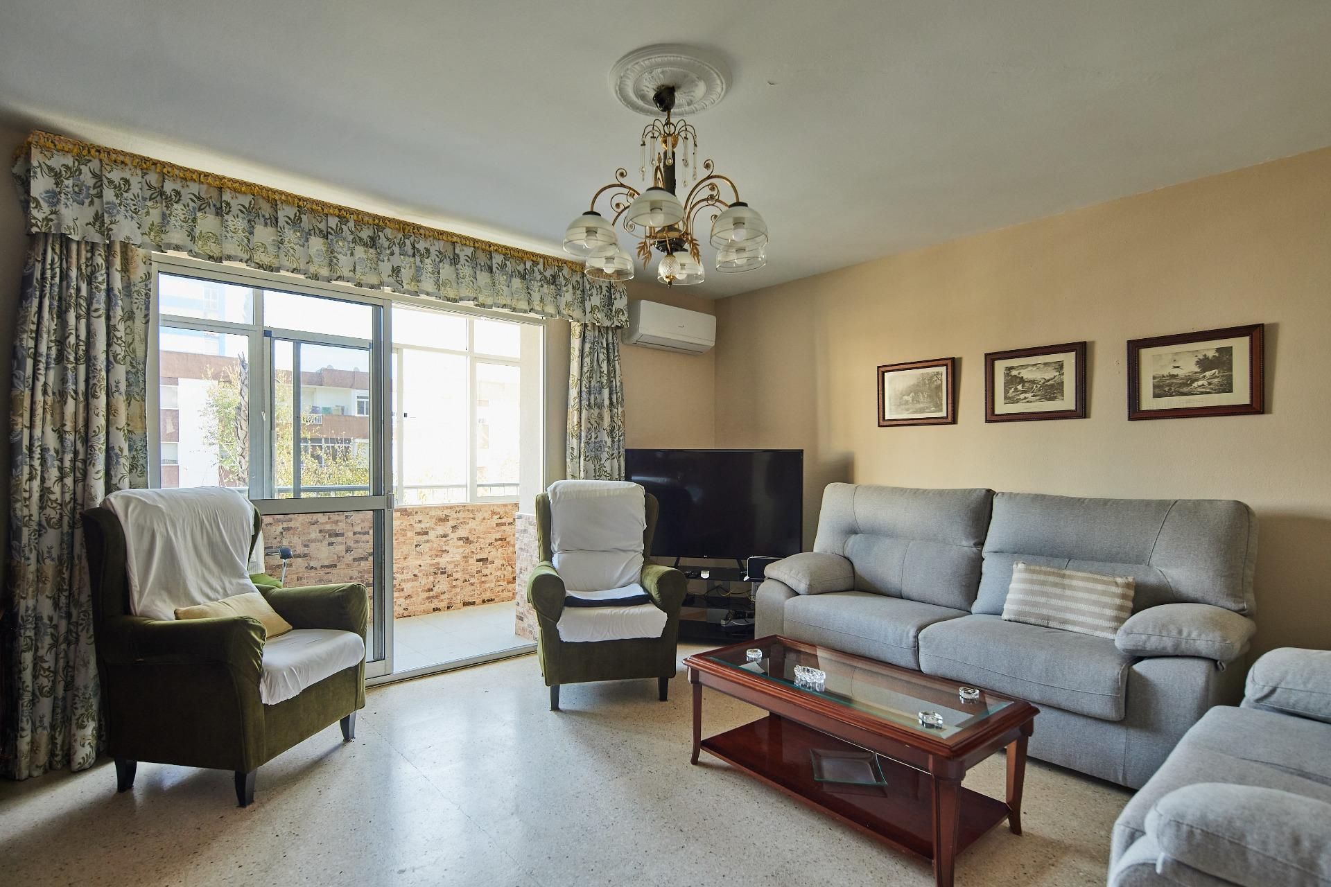 Sala d'estar de Pis en venda en  Cádiz Capital amb Balcó