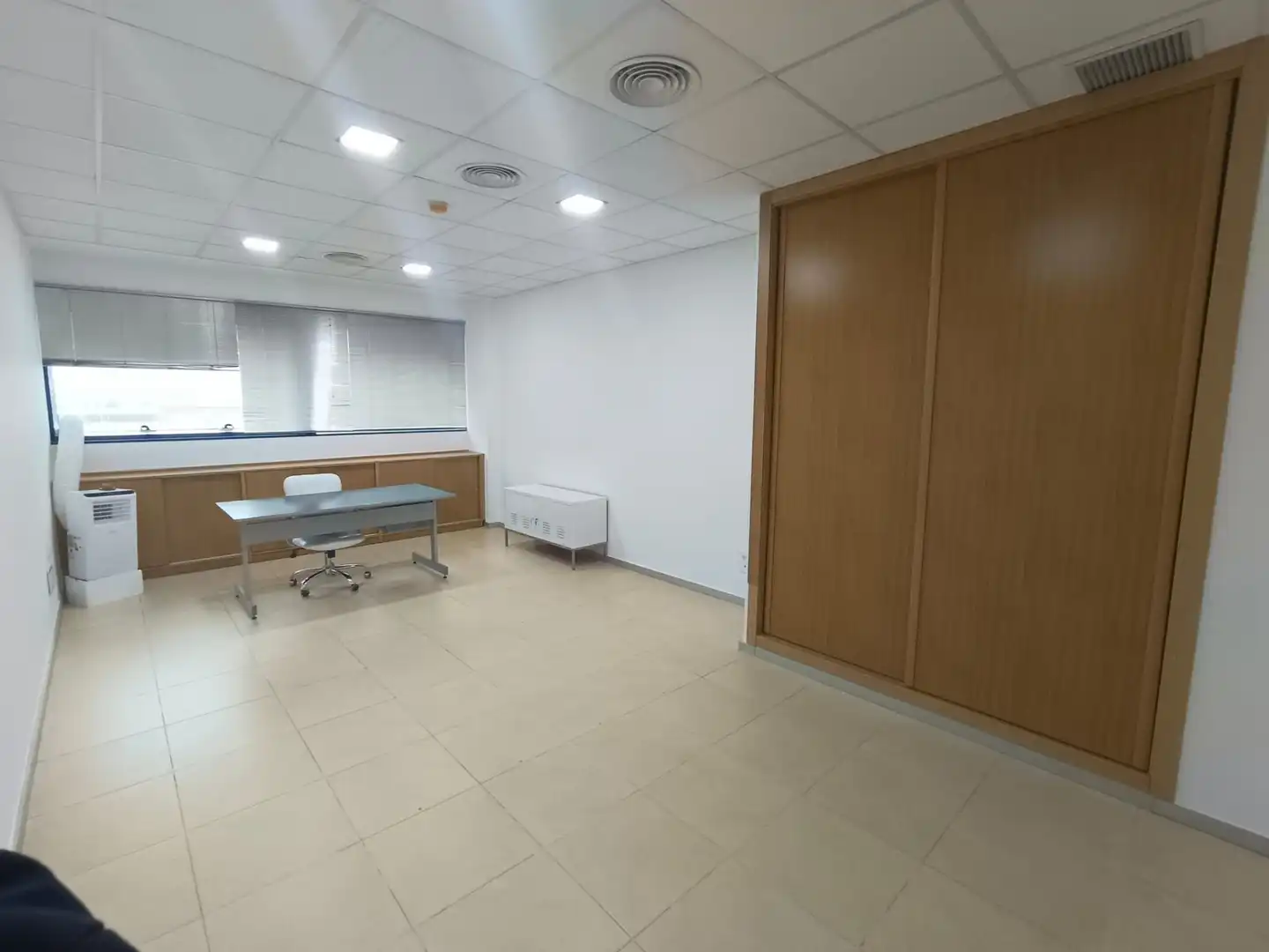 Büro zum Verkauf in Sevilla mit Klimaanlage und Abstellraum