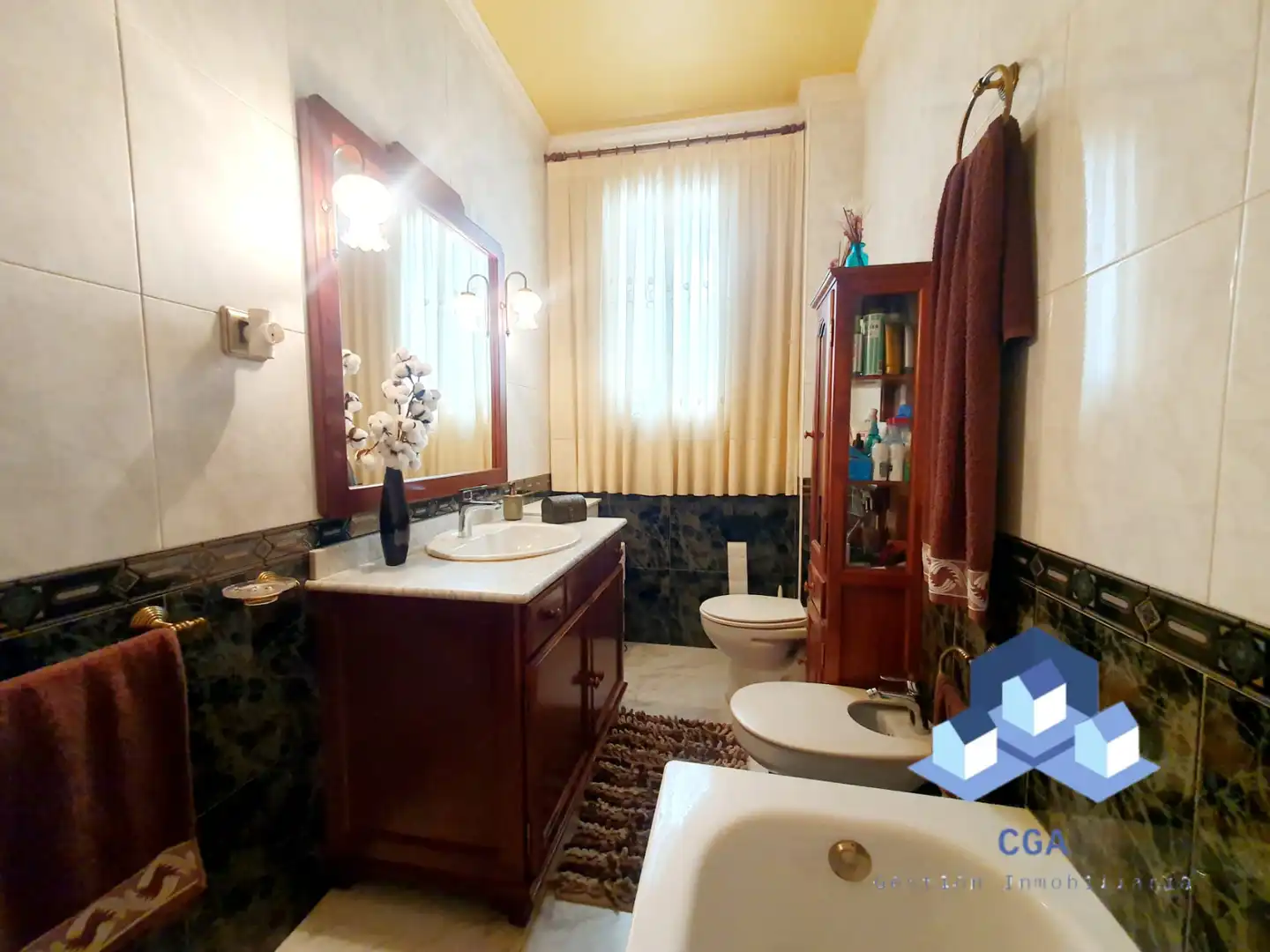 Bathroom of Flat for sale in Lorca  with Storage room, Furnished and Oven