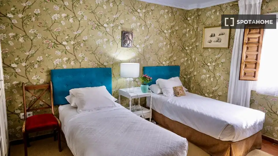 Bedroom of Apartments for share in Sevilla  with Air Conditioner, Heating and Terrace