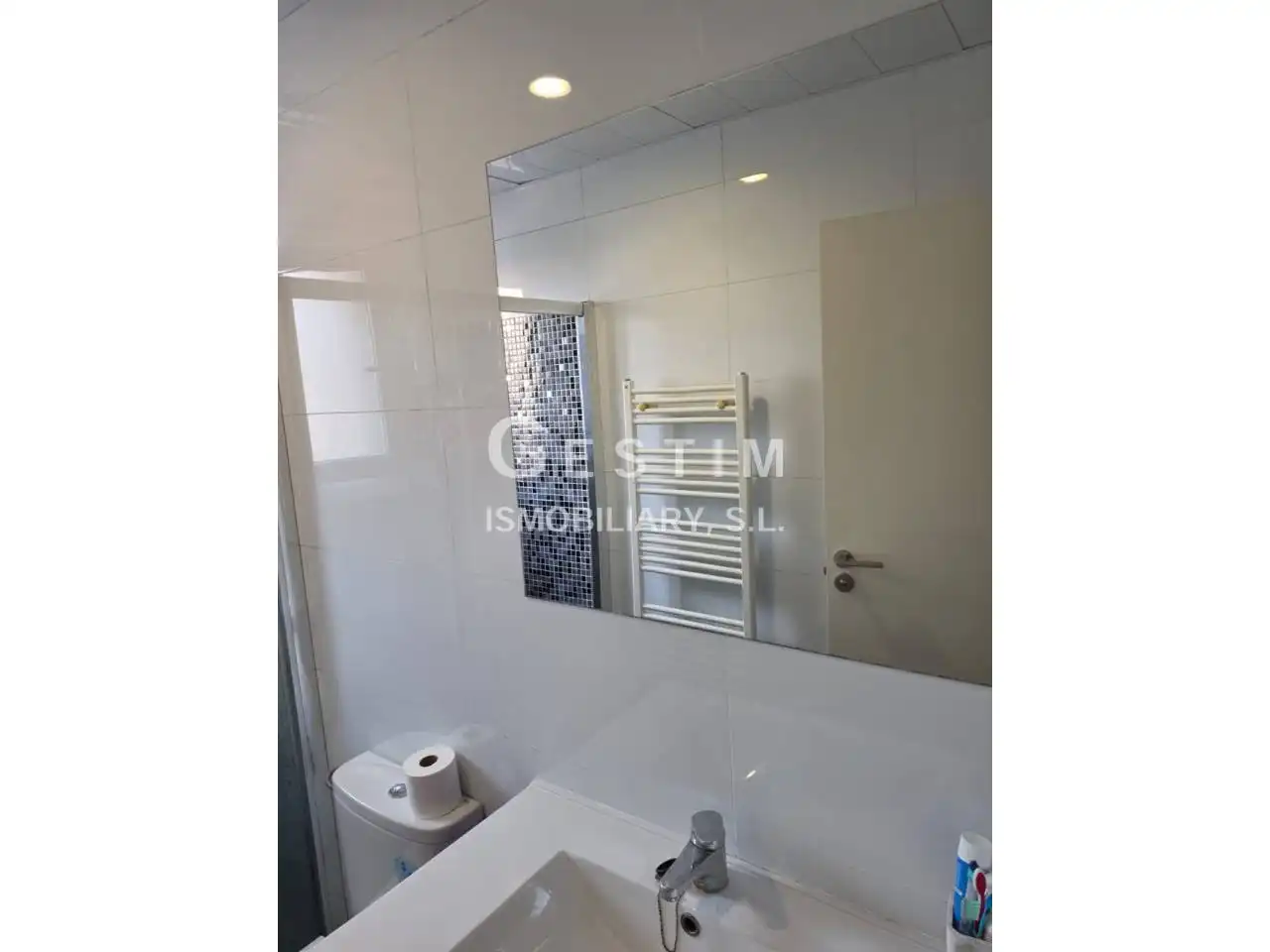 Baño de Piso en venta en Vic con Calefacción, Trastero y Balcón