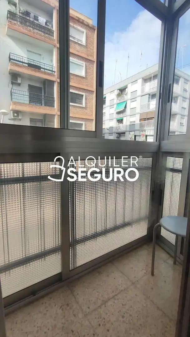 Außenansicht von Wohnung zur Miete in Mislata mit Terrasse und Möbliert