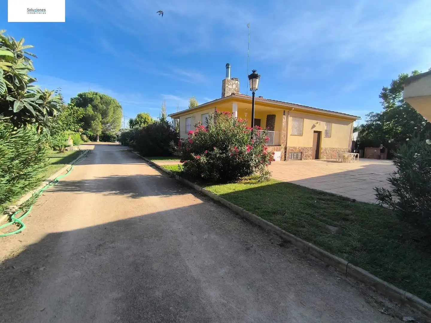 Vista exterior de Casa o xalet en venda en Albacete amb Aire condicionat, Calefacció i Jardí privat