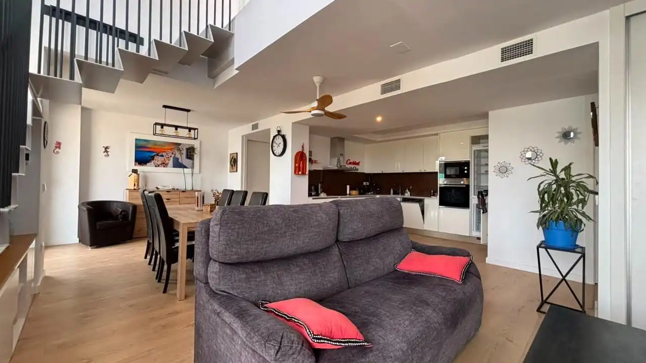 Wohnzimmer von Dachboden zur Miete in Villajoyosa / La Vila Joiosa mit Klimaanlage, Terrasse und Möbliert