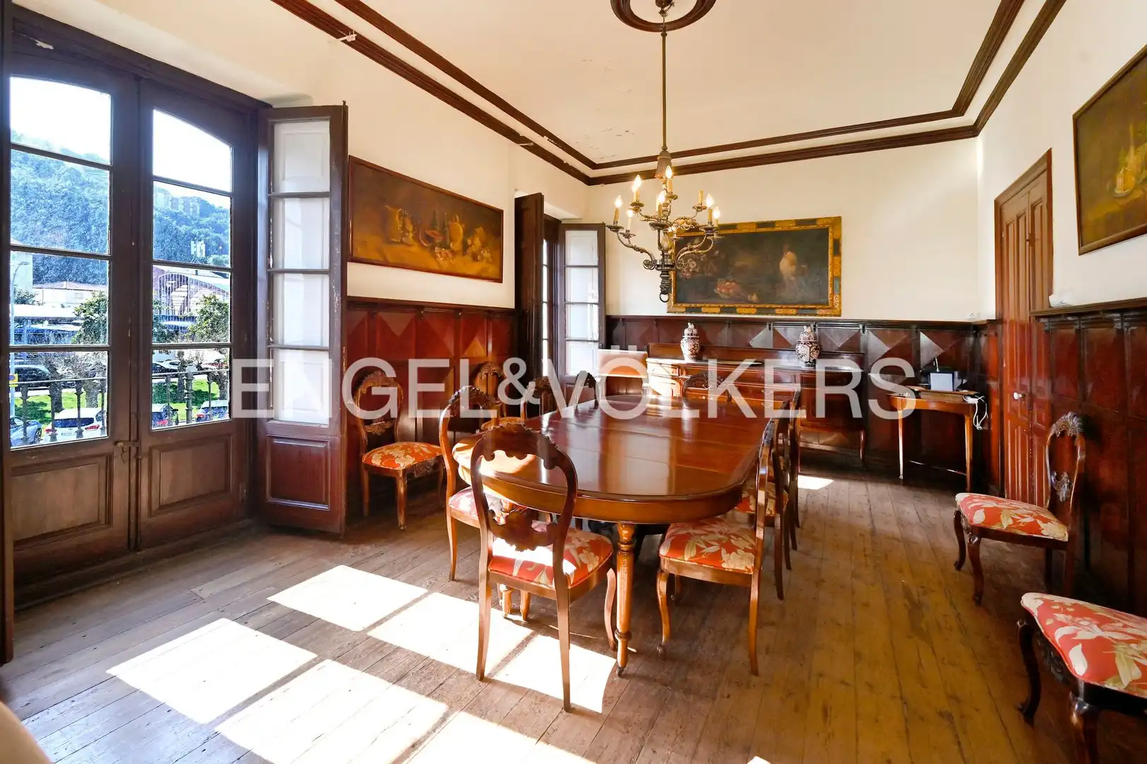 Comedor de Casa o chalet en venta en Laredo con Calefacción, Jardín privado y Trastero