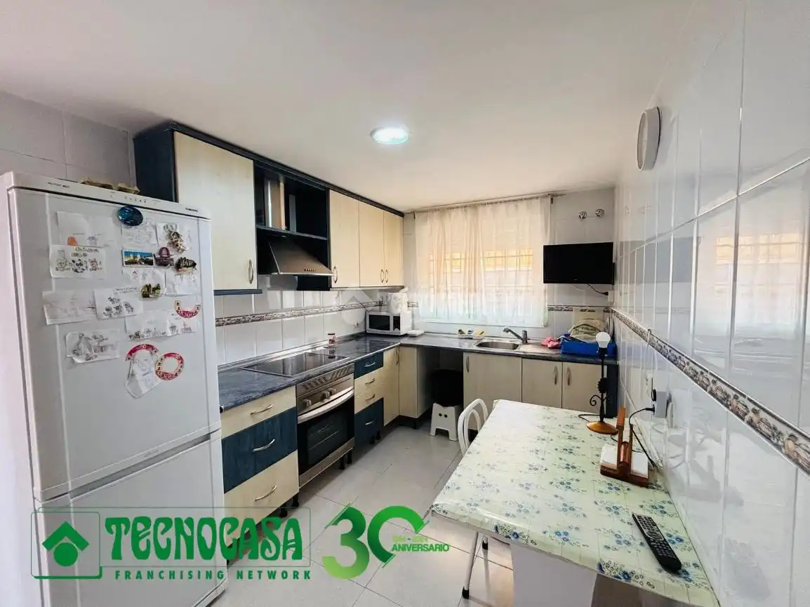 Casa aparellada amb terrassa en venda a Magán, imagen 11