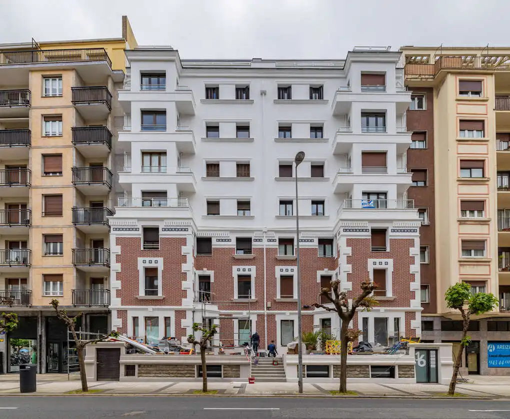Exterior view of Flat for sale in Donostia - San Sebastián   with Heating, Balcony and Alarm