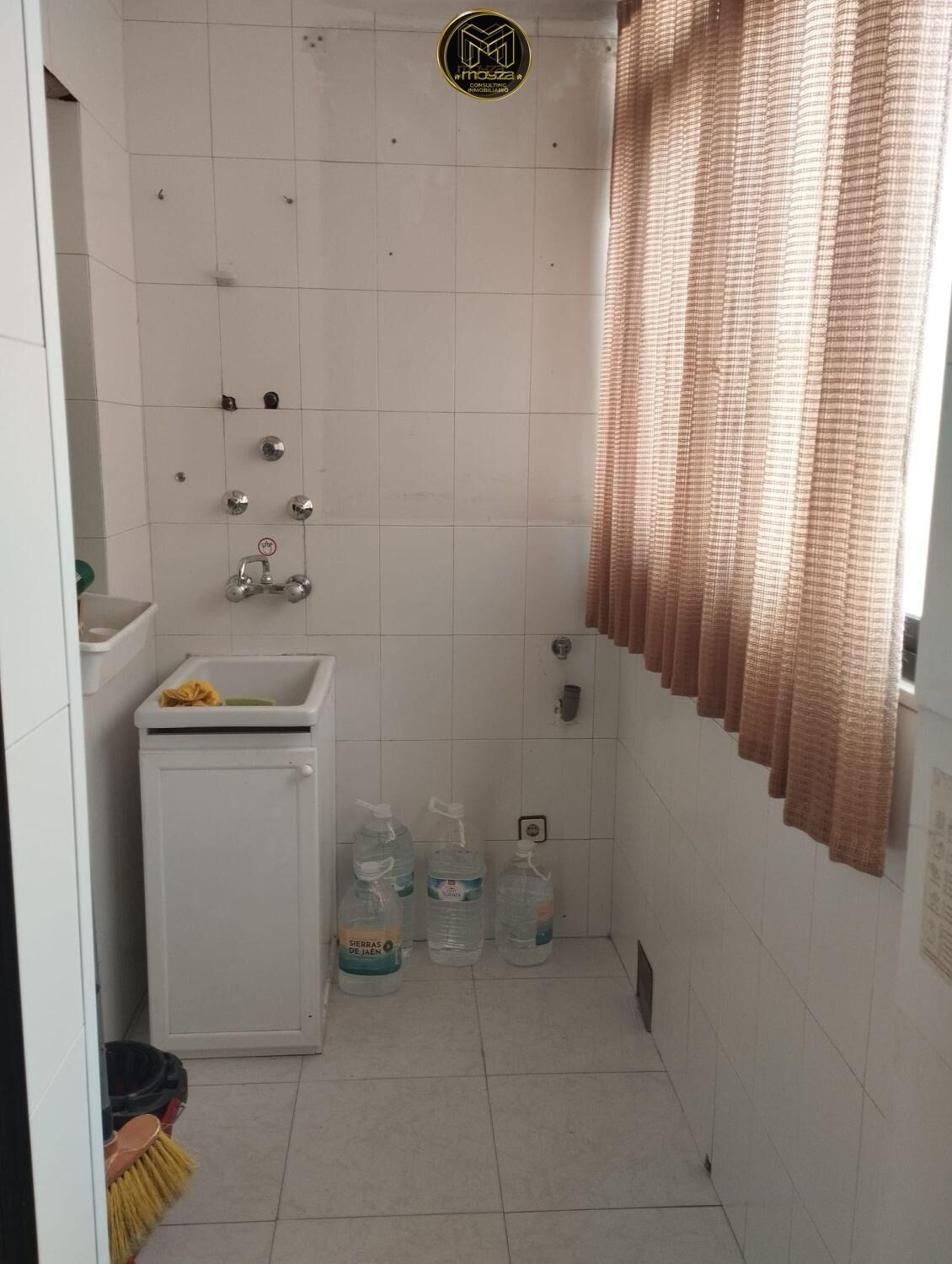 Bathroom of Flat for sale in  Jaén Capital  with Terrace