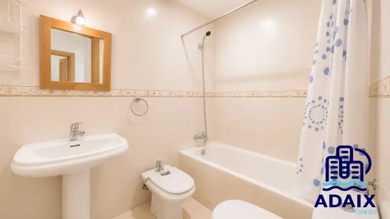 Baño de Piso en venta en Toledo con Aire acondicionado y Calefacción
