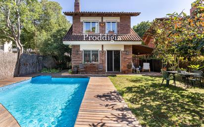 Swimming pool of House or chalet for sale in Sant Cugat del Vallès  with Air Conditioner, Heating and Swimming Pool