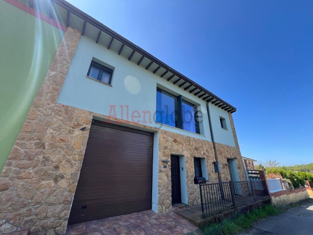 Vista exterior de Casa o xalet en venda en Villaviciosa amb Aire condicionat, Calefacció i Terrassa