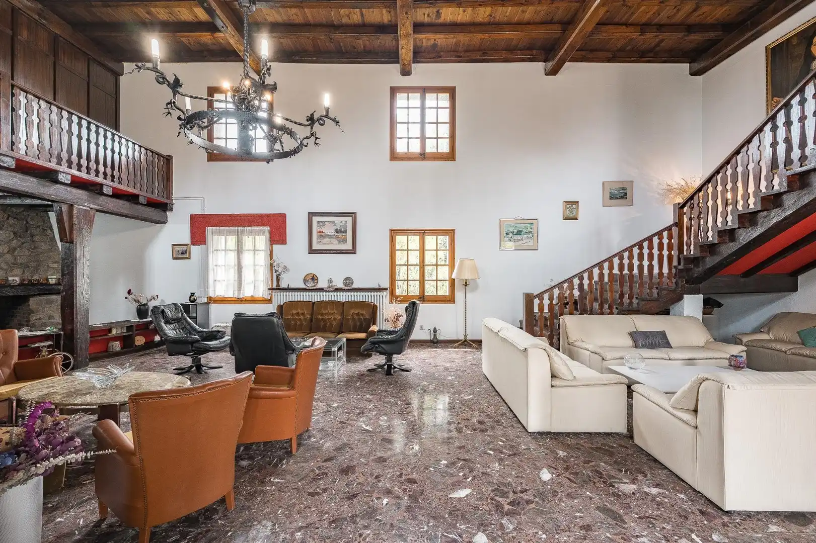 Sala de estar de Casa o chalet en venta en Cabanelles con Calefacción, Terraza y Balcón