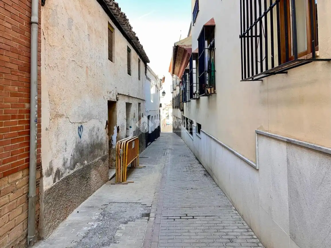 Vista exterior de Casa adosada en venda en La Zubia