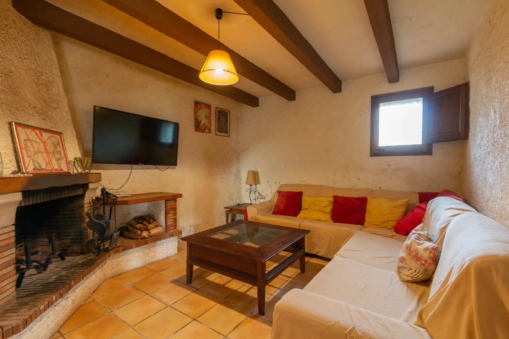 Sala de estar de Finca rústica en venta en Capmany con Calefacción, Jardín privado y Terraza
